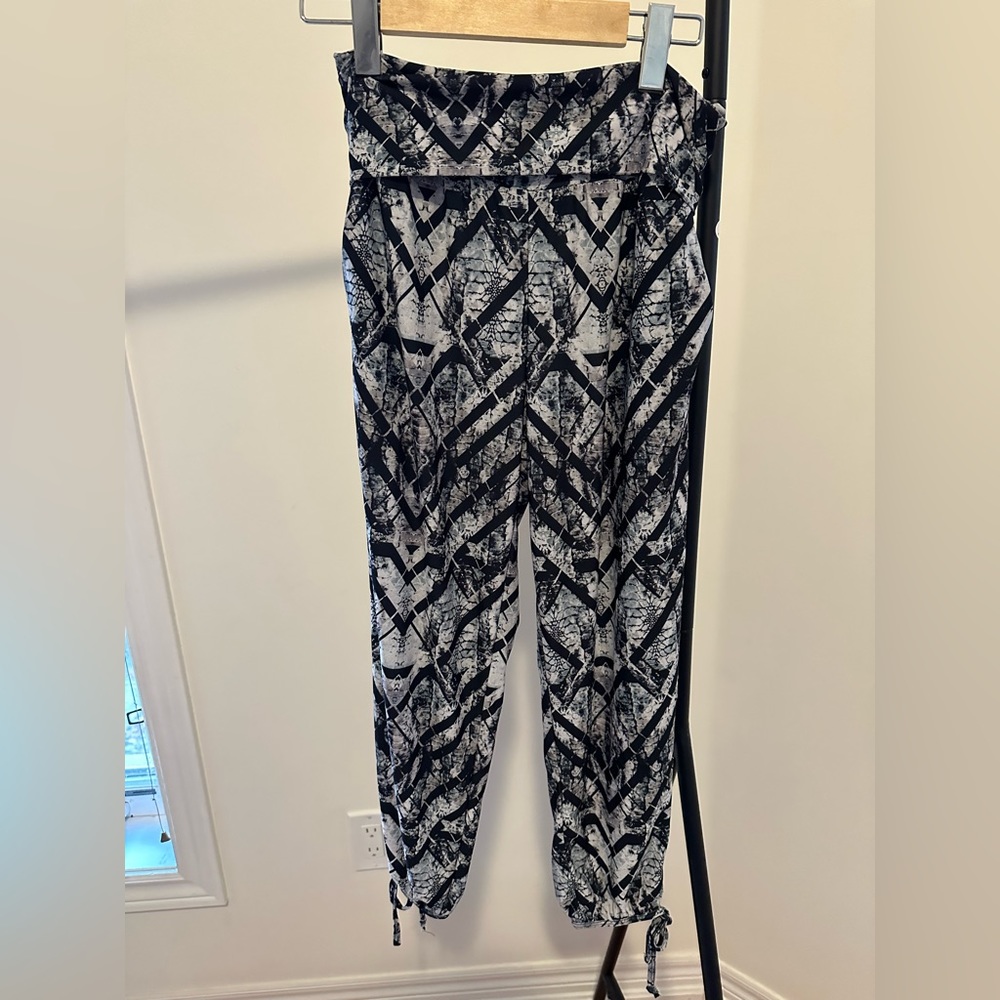 Patterned Stretch Pants